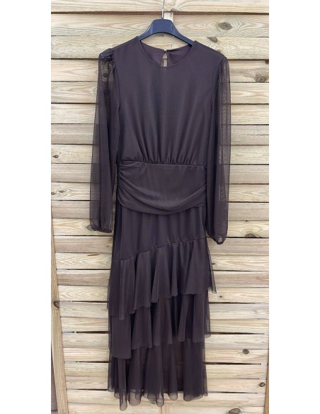 Vestido de tul liso con fajín y triple volante