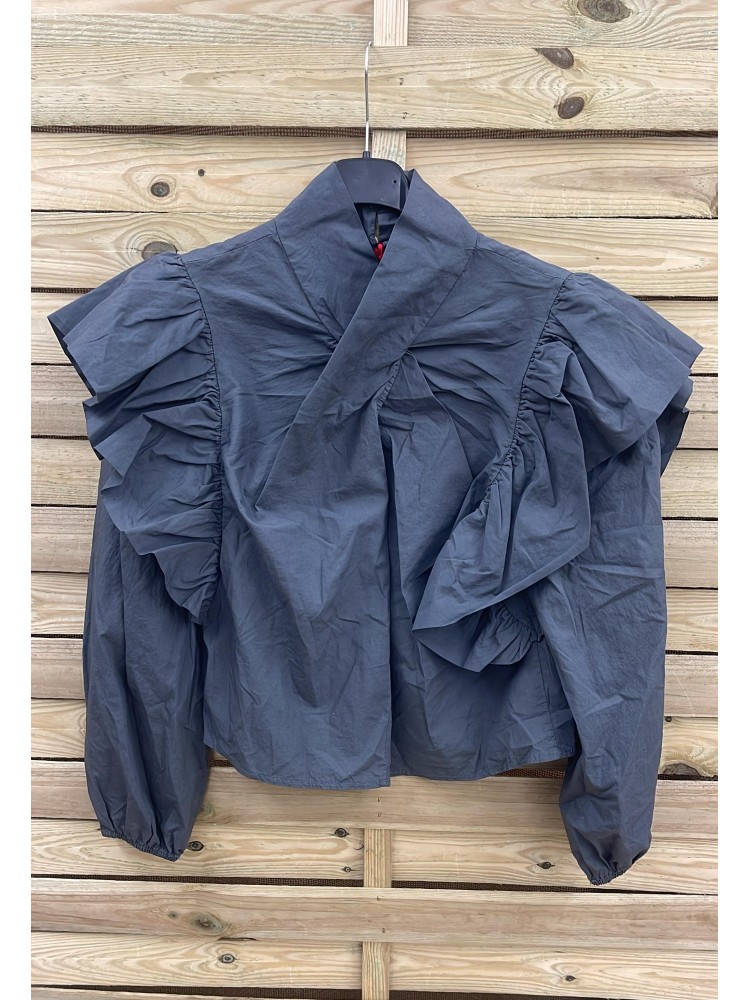 Camisa parte delantera cruzada y doble volante en hombros