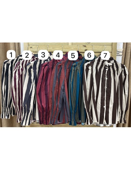 Camisa estampada con cuello alto fruncido