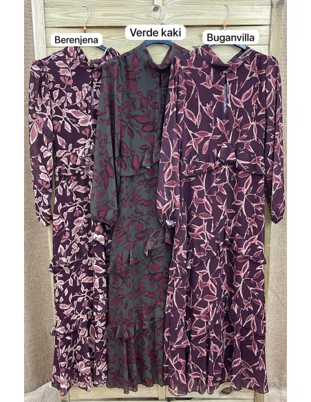 Vestido de gasa estampado con abertura en escote y triple volante en pico