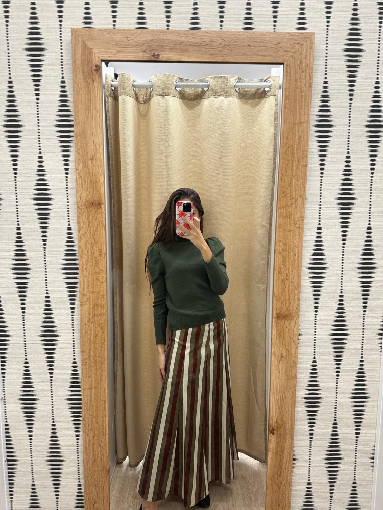 Jersey fino con vuelo en hombros