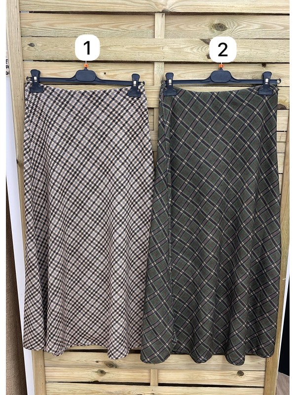 Falda midi evasé de cuadros