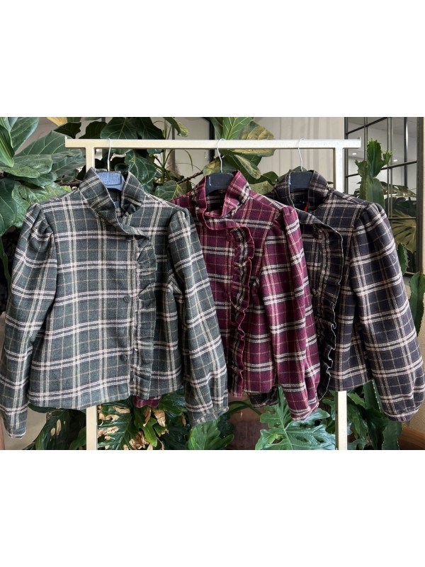 Chaqueta cuadros de paño con volantito