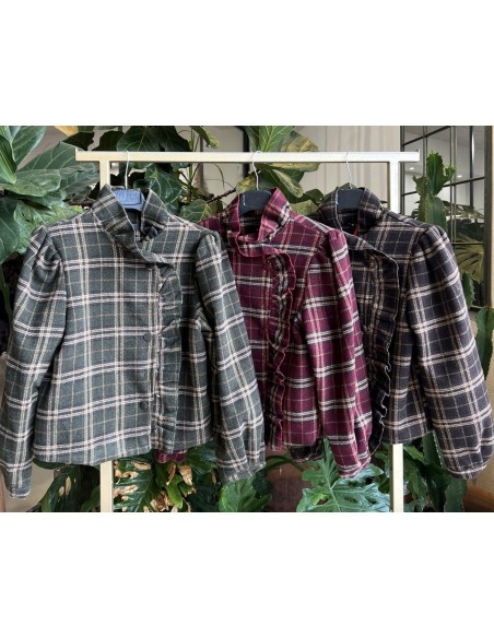Chaqueta cuadros de paño con volantito