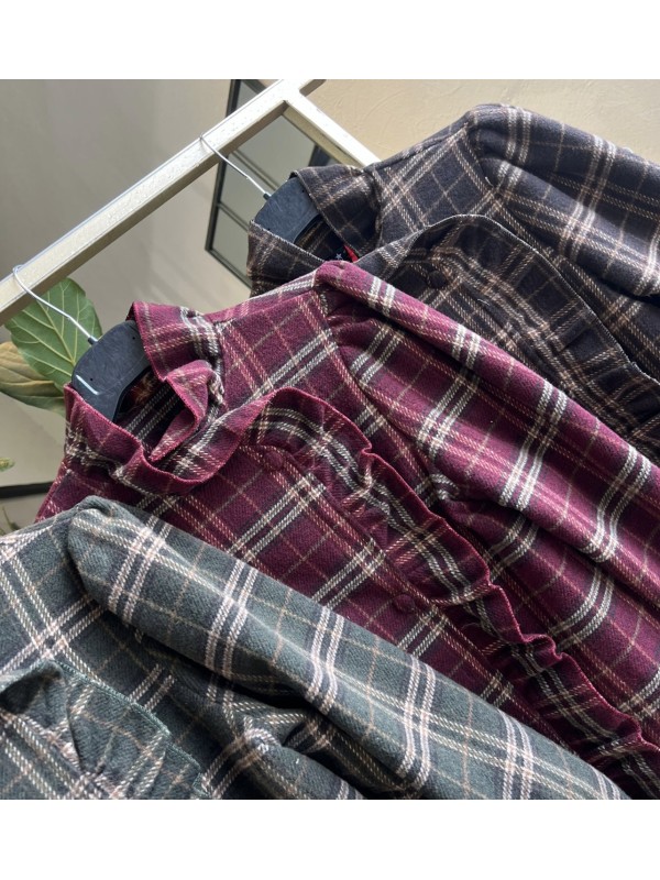 Chaqueta cuadros de paño con volantito 2