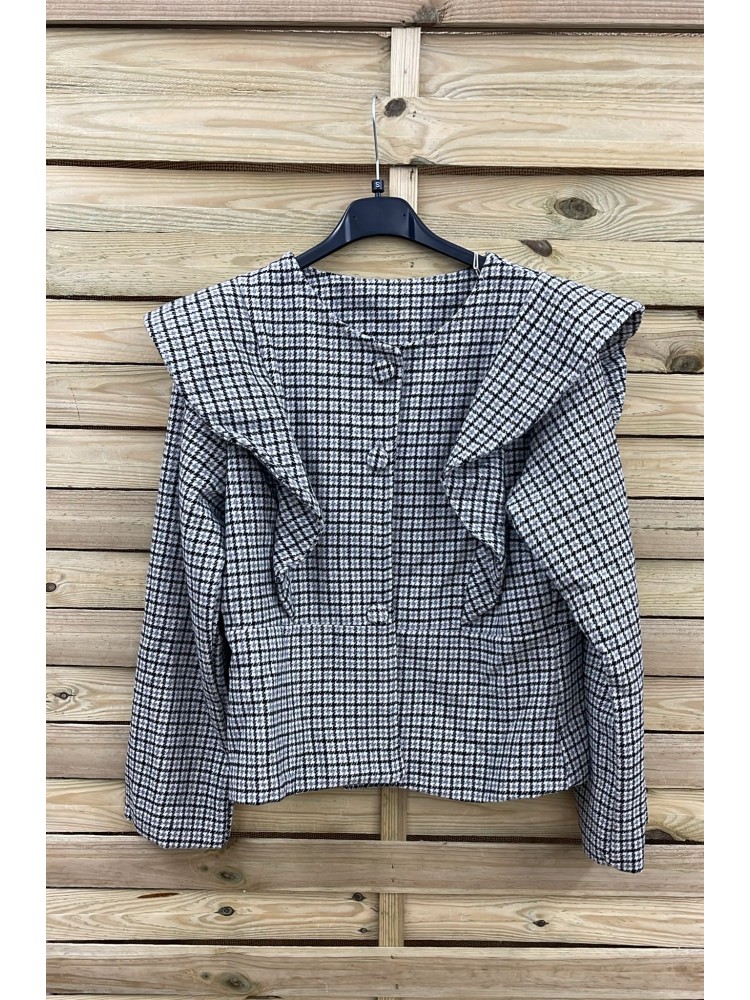 Chaqueta pata de gallo con volante en hombros y corte en cintura