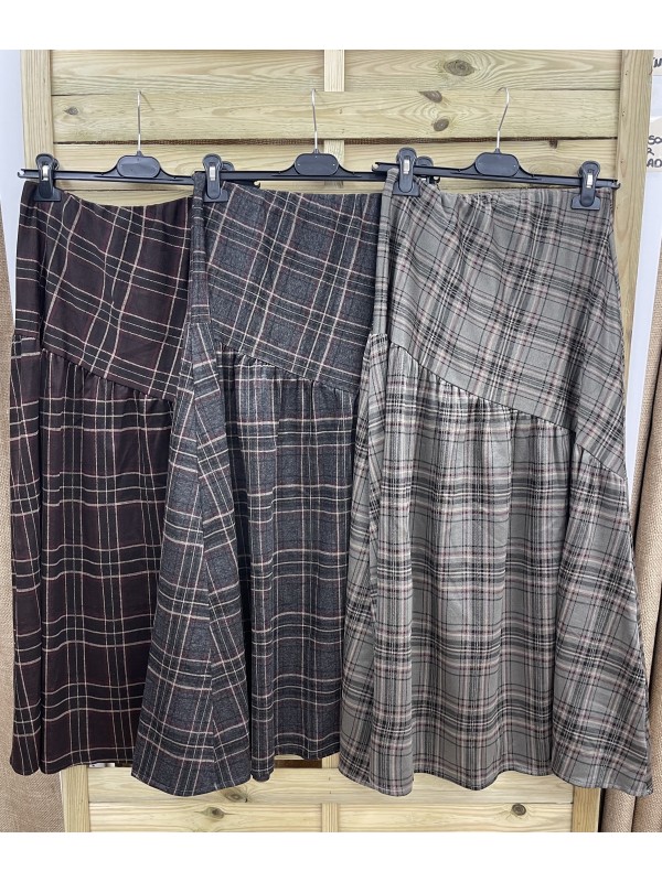 Falda corte diagonal de cuadros