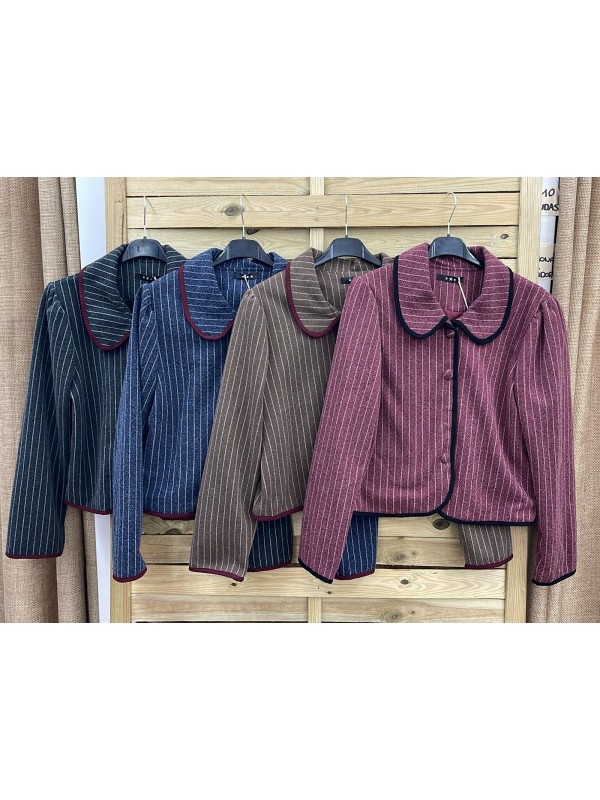 Chaqueta raya diplomática con cuello bebé