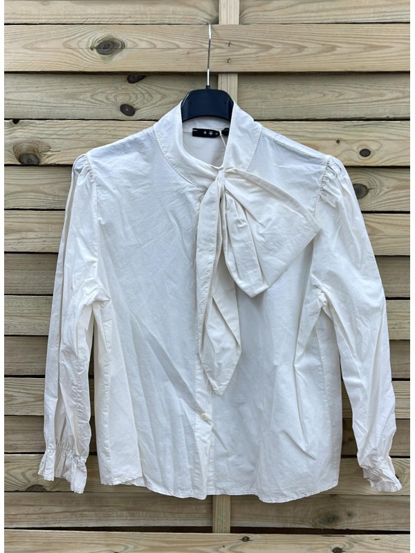 Camisa lisa con lazada asimetrica 2