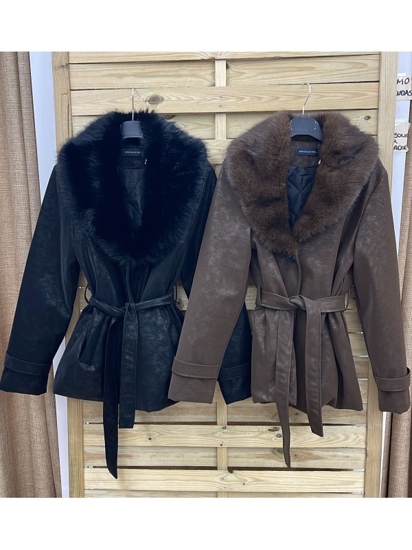 Abrigo con solapa de pelo y cinturón