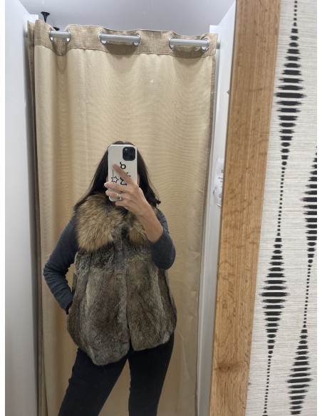 Chaleco de pelo natural con cuello corto