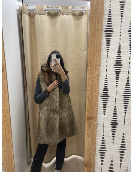 Chaleco de pelo natural con cuello largo