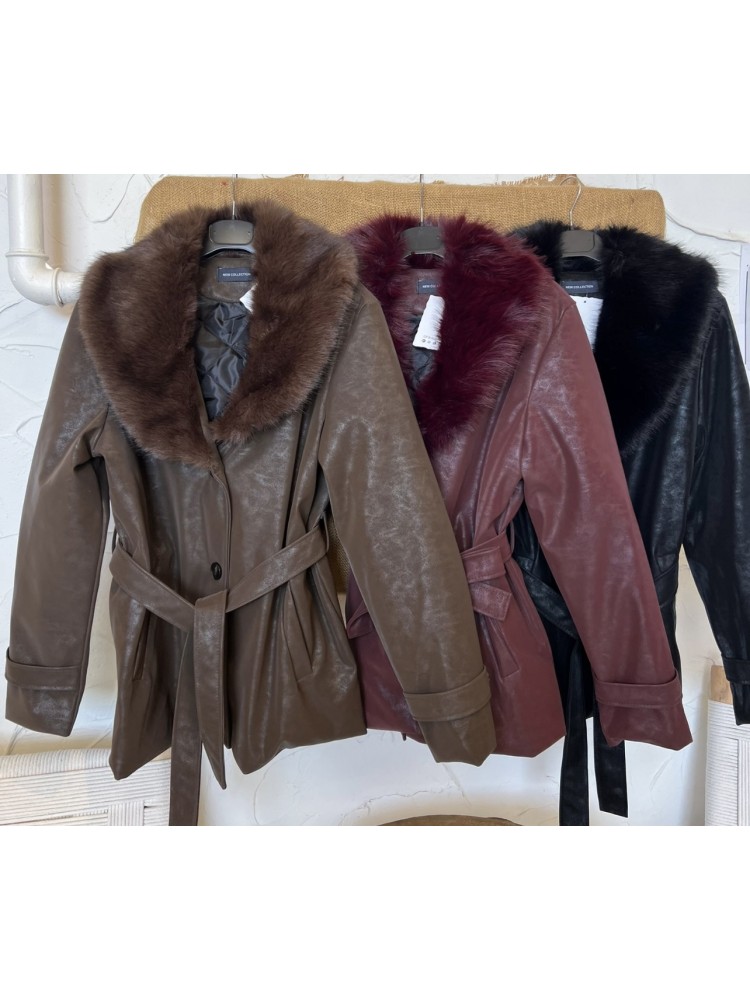 Abrigo con solapa de pelo y cinturón