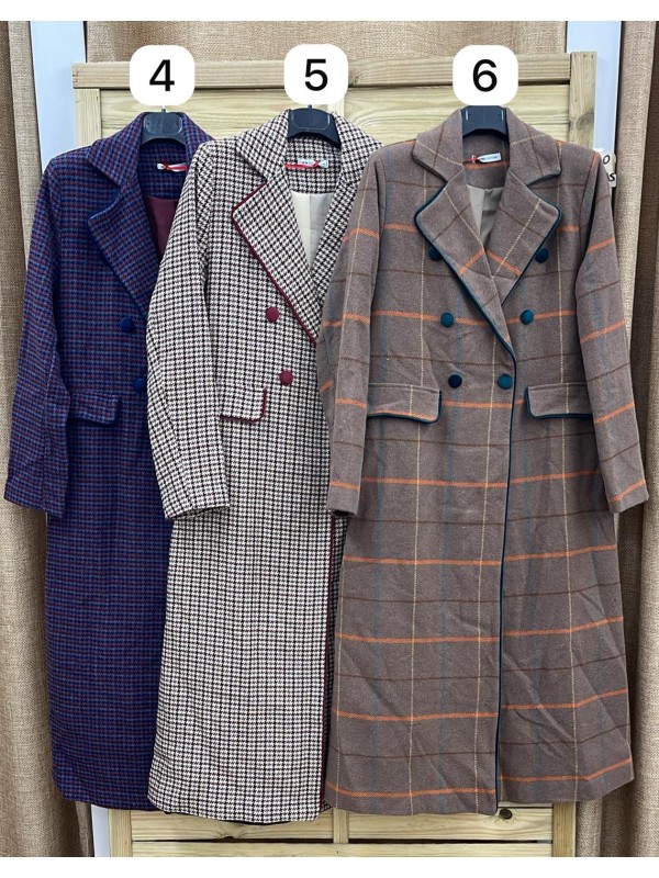 Abrigo largo de cuadros con vivo y botones de terciopelo 2