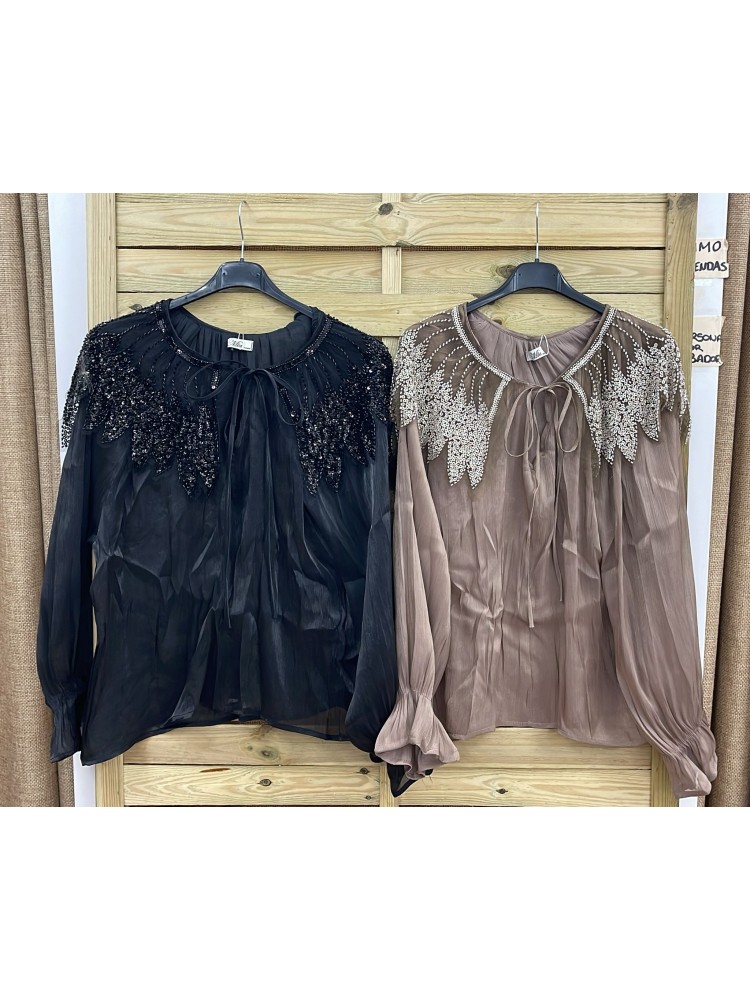 Camisa con maxi cuello de lentejuelas