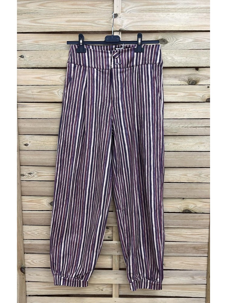 Pantalón bombacho de rayas con doble botón