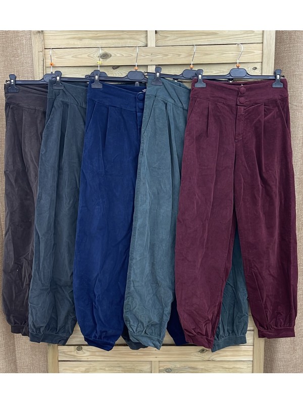 Pantalón de micropana bombacho con doble botón