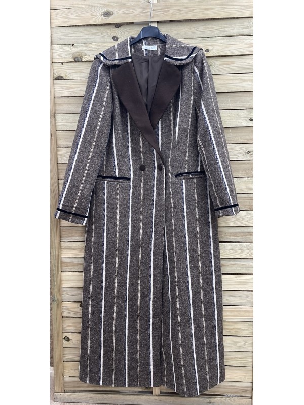Abrigo largo de rayas con solapa lisa ondulada 2