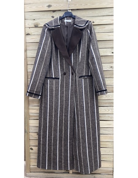 Abrigo largo de rayas con solapa lisa ondulada