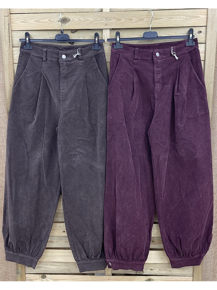 Pantalón bombacho de micropana con pinzas