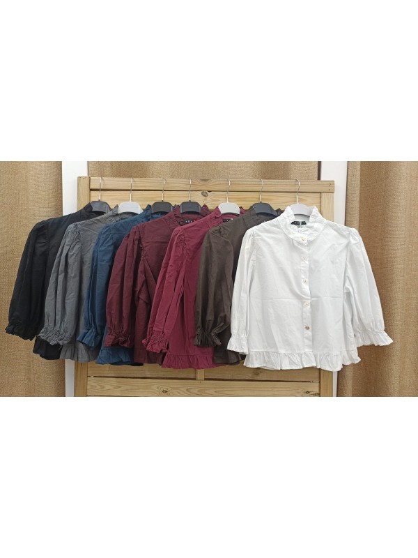 Camisa volantito en cuello y bajo con manga francesa fruncida