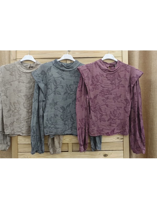 Camisa capita en hombros lisa de flores bordadas