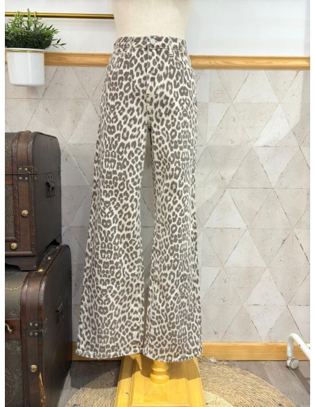 Jeans leopardo acampanado