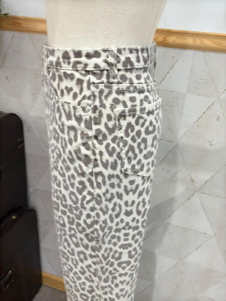 Jeans leopardo acampanado