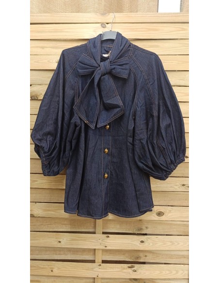 Camisa vaquera gruesa con lazada y manga francesa