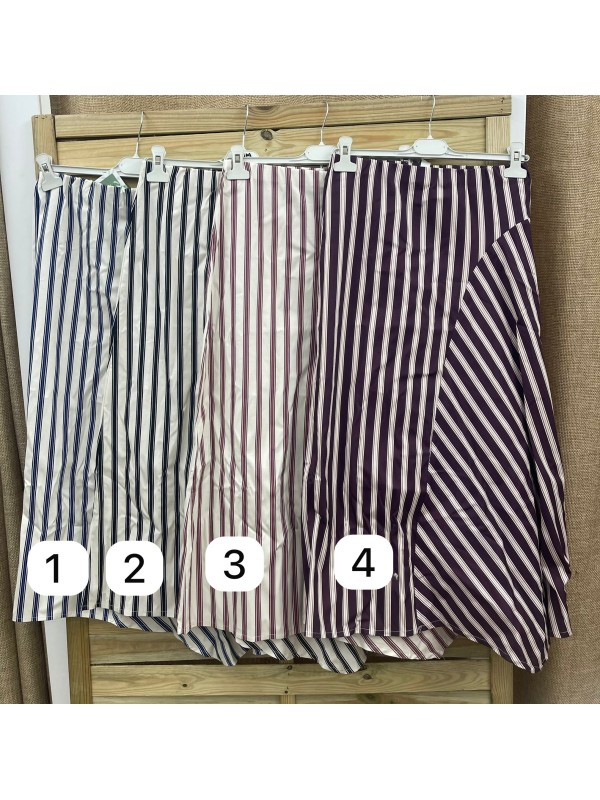 Falda corte asimétrico de rayitas