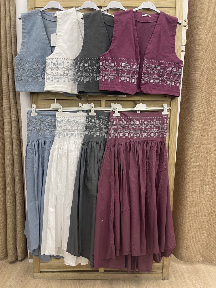 Chaleco bordado plata