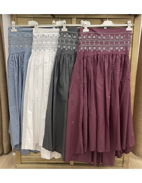 Falda corte en cintura con bordado plata