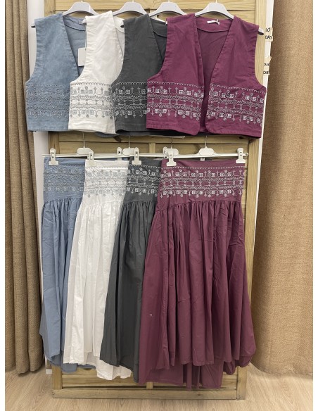 Falda corte en cintura con bordado plata