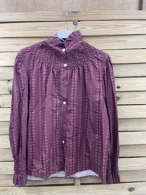 Camisa cenefa vertical con cuello alto fruncido