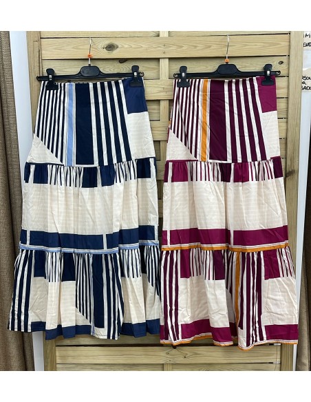 Falda triple corte estampado geometrico