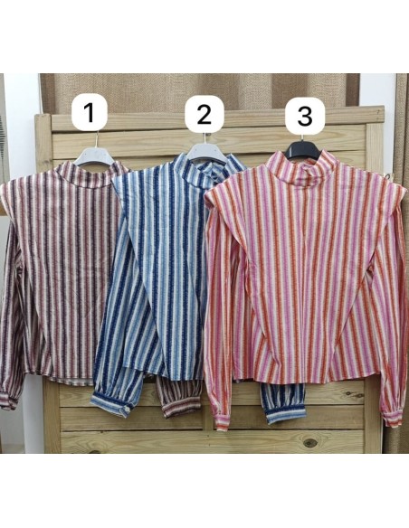 Camisa de rayitas bicolor con hombreras