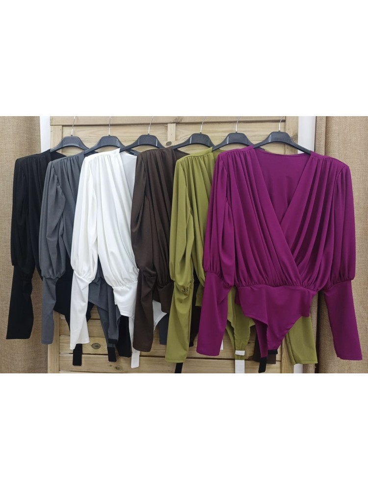 Body con escote cruzado y puño liso