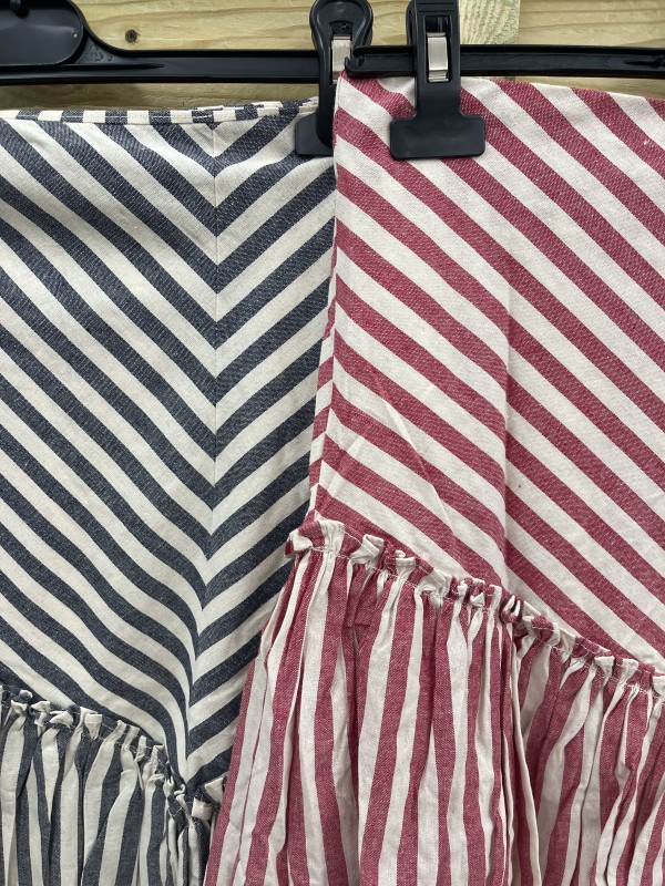 Falda de rayas con corte asimétrico con vuelo 2