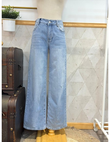 Jeans con estrella trasera azul