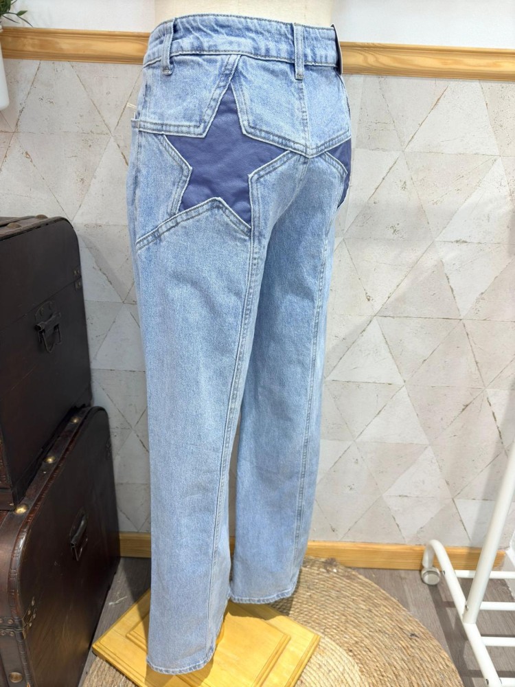 Jeans con estrella trasera azul