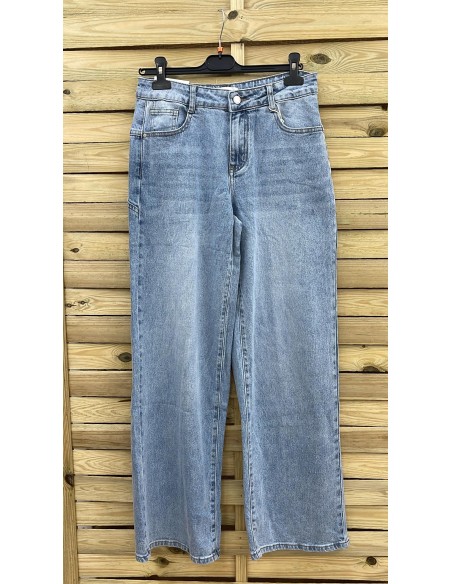 Jeans con estrella trasera azul