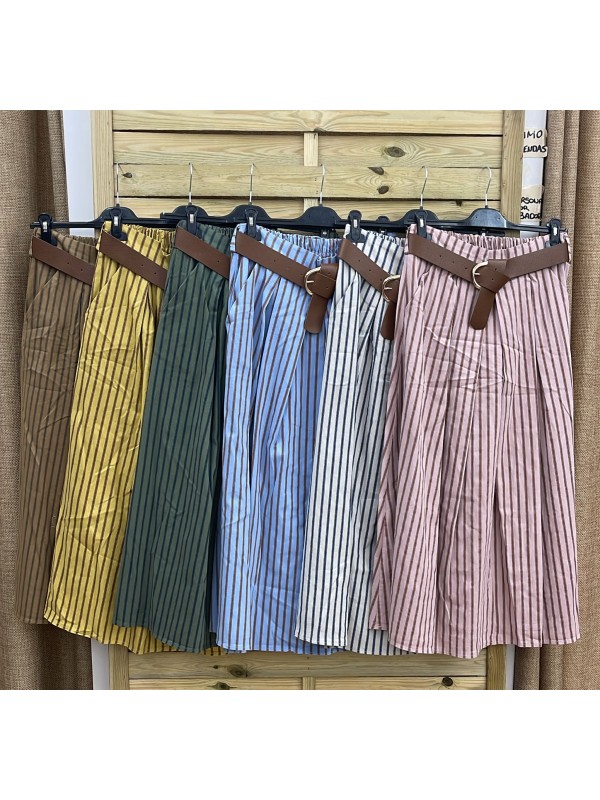 Falda midi de rayas con vuelo y cinturon