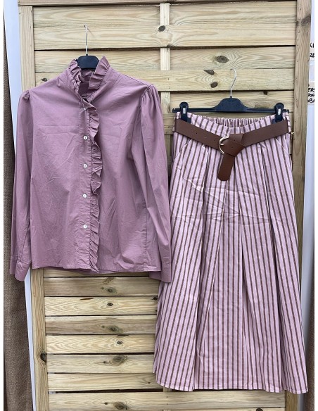 Falda midi de rayas con vuelo y cinturon