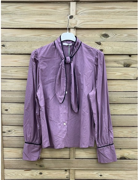 Camisa nudo con vivo en escote