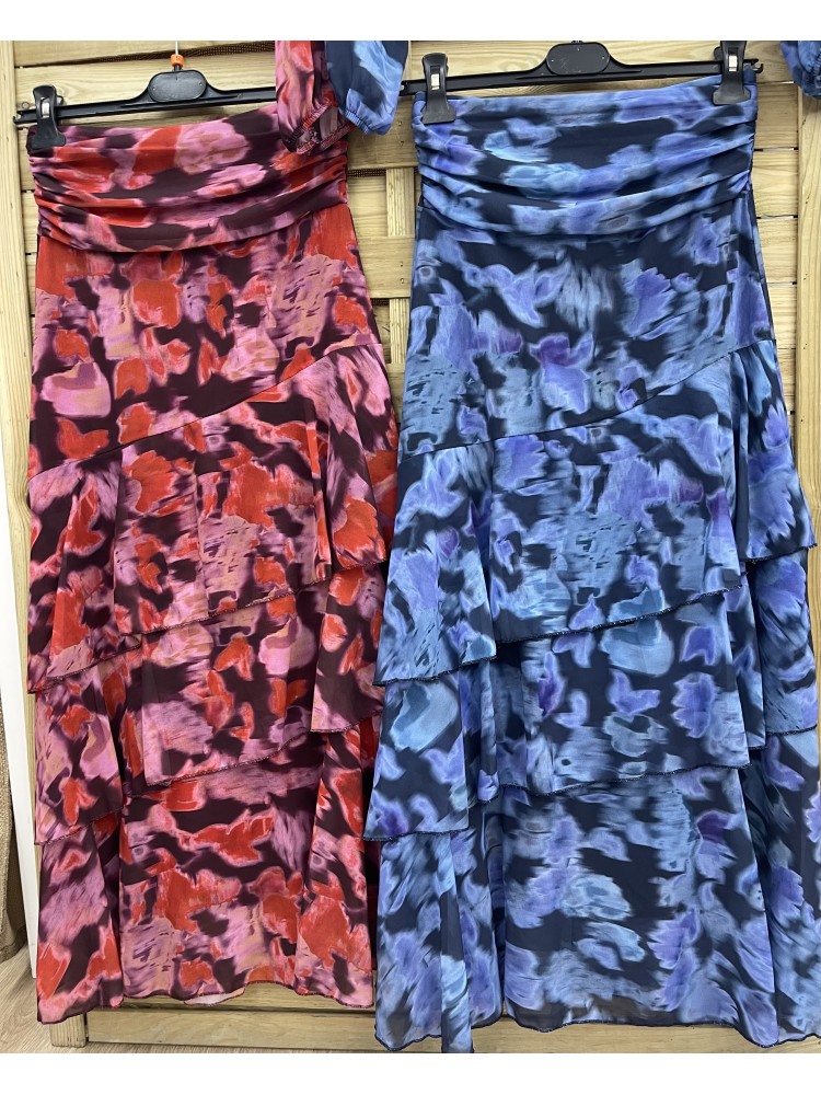 Falda Vera de flores con fajín y triple volante