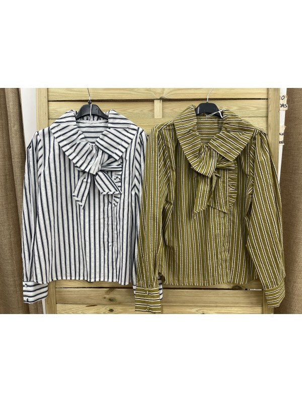 Camisa rayas con vuelta en cuello y maxi lazo