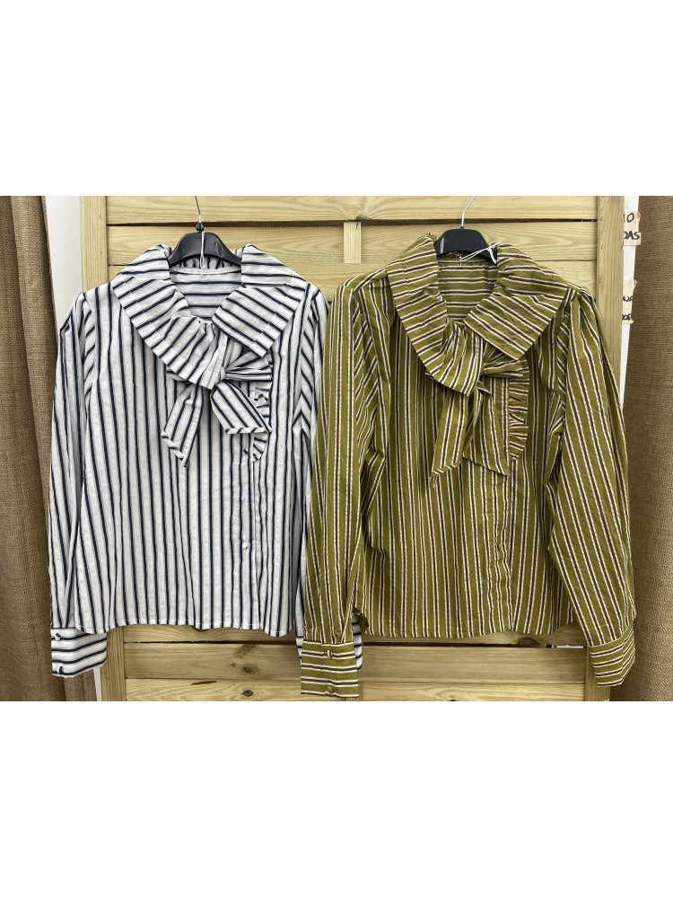 Camisa rayas con vuelta en cuello y maxi lazo