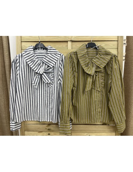 Camisa rayas con vuelta en cuello y maxi lazo