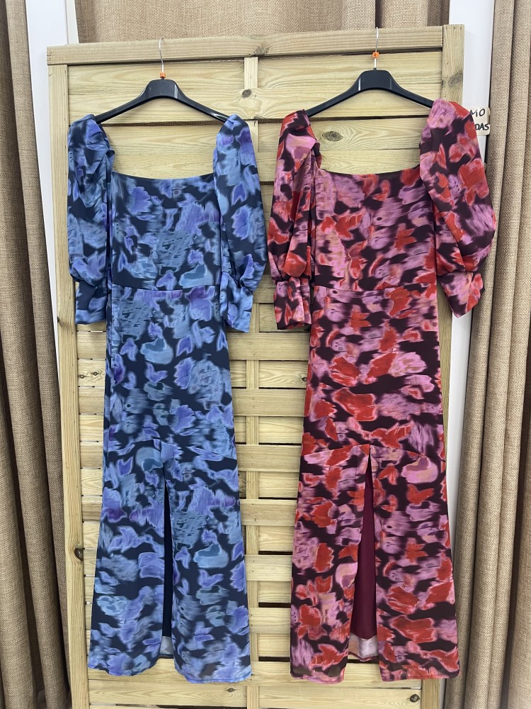 Vestido de gasa de flores con manga abullonada y raja delantera