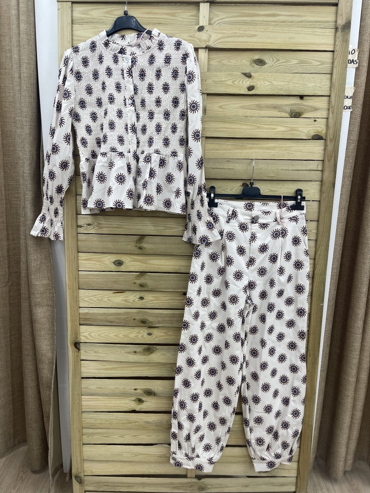 Camisa soles con pecho fruncido y botones